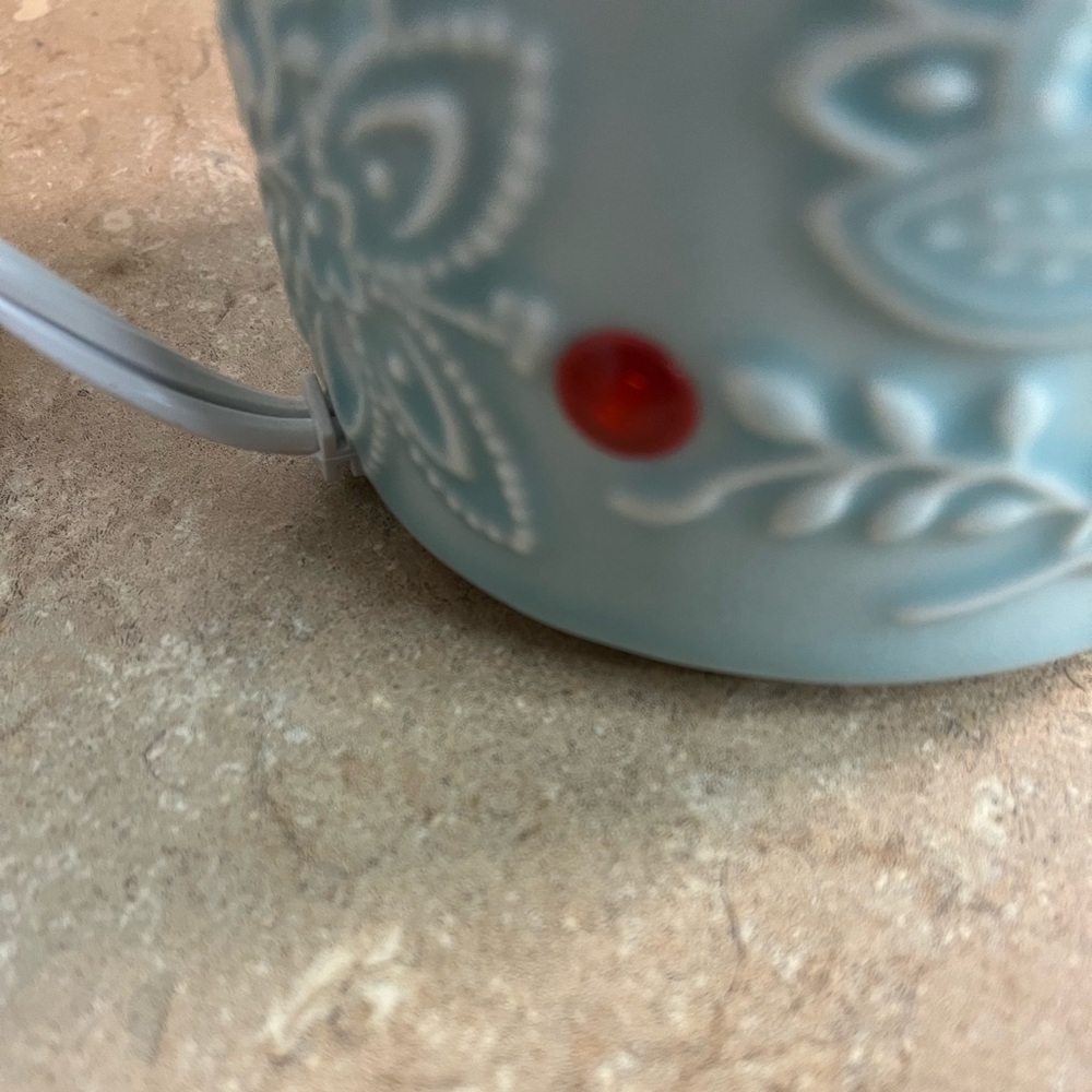 Scentsy Isabella warmer - Picture 3 of 3